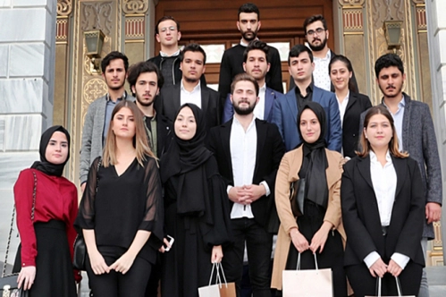 Adım adım siyasete hazırlanıyorlar Adım adım siyasete hazırlanıyorlar
