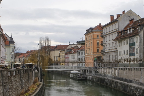 Yatırımcılar Slovenya’daki fırsatları değerlendirmeli Yatırımcılar Slovenya’daki fırsatları değerlendirmeli