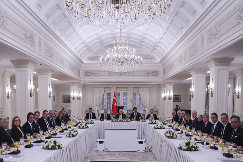 Türkiye özel sektör yatırımlarıyla büyüyor Türkiye özel sektör yatırımlarıyla büyüyor