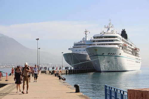 Turist getiren acenteye sefer başı 9 bin dolar destek Turist getiren acenteye sefer başı 9 bin dolar destek