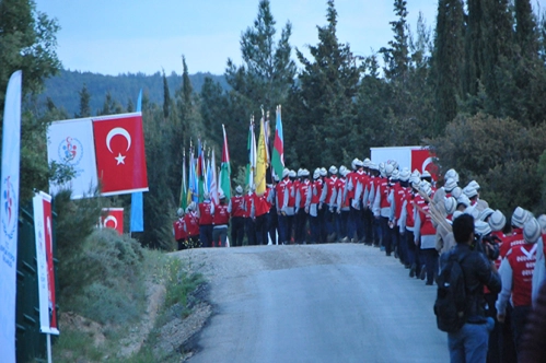 Binlerce genç, atalarının izinde Conkbayırı’na yürüdü Binlerce genç, atalarının izinde Conkbayırı’na yürüdü