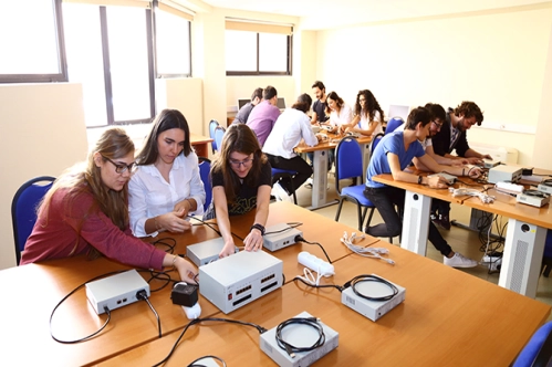 Hem donanımda hem yazılımda iddialı Hem donanımda hem yazılımda iddialı