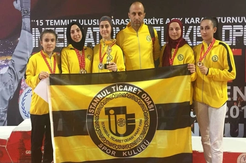 Şehitler anısına 32 ülkenin lideri oldular Şehitler anısına 32 ülkenin lideri oldular