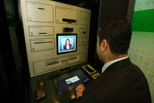 İnsansız bankadan insan avantajına İnsansız bankadan insan avantajına