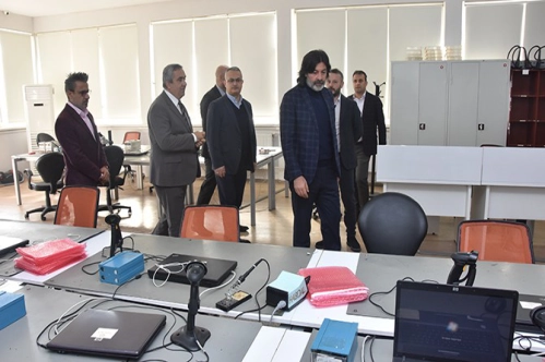 Meslek Liselerine İş Dünyası Dokunuşu Meslek Liselerine İş Dünyası Dokunuşu