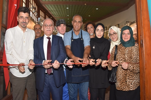 Uyumun gelenekten modernliğe yolculuğu Uyumun gelenekten modernliğe yolculuğu