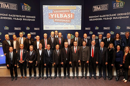Ekonomi basınının 20 yıllık emektarlarına plaket Ekonomi basınının 20 yıllık emektarlarına plaket