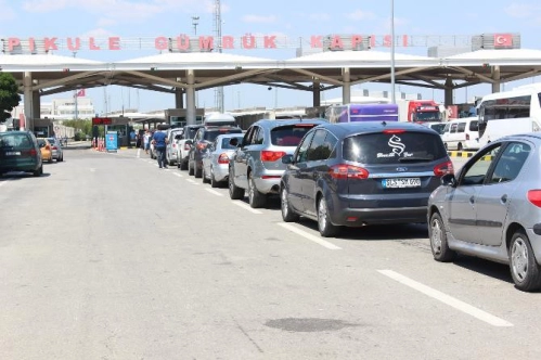 Yurtdışındaki Türklerin araç için izin süresi uzadı Yurtdışındaki Türklerin araç için izin süresi uzadı