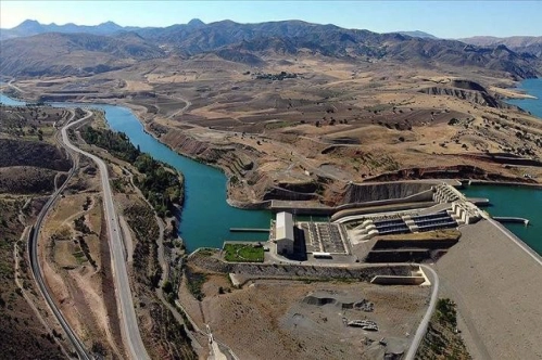 Elektrik üretim yatırımlarında ibre yenilenebilir enerjiye döndü Elektrik üretim yatırımlarında ibre yenilenebilir enerjiye döndü