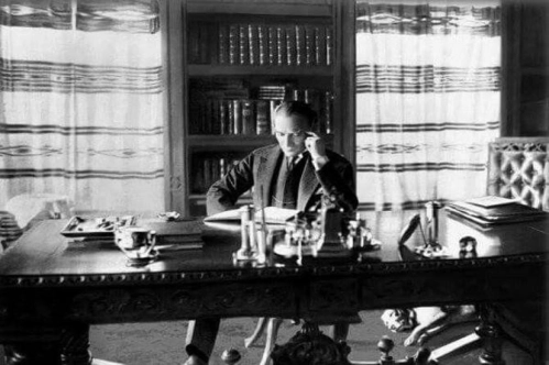 Atatürk ansiklopedisi yayına girdi Atatürk ansiklopedisi yayına girdi