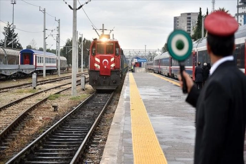Türkiye'den Çin'e ilk ihracat treni yarın yola çıkacak Türkiye'den Çin'e ilk ihracat treni yarın yola çıkacak