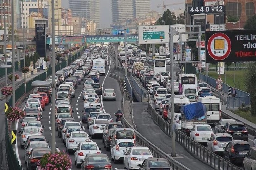Trafiğe 11 ayda 953 bin 605 aracın kaydı yapıldı Trafiğe 11 ayda 953 bin 605 aracın kaydı yapıldı