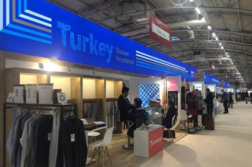 Türk kumaşçıları Paris’te dünyanın odağı oldu Türk kumaşçıları Paris’te dünyanın odağı oldu