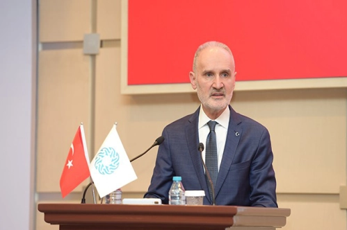 Genç bir ülkeyiz güçlü üreticiyiz Genç bir ülkeyiz güçlü üreticiyiz