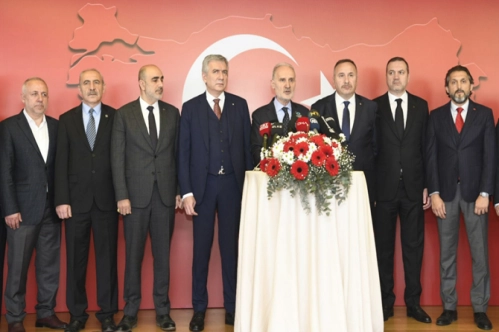 İstanbul iş dünyası: Bayrağımız altında kenetlendik İstanbul iş dünyası: Bayrağımız altında kenetlendik