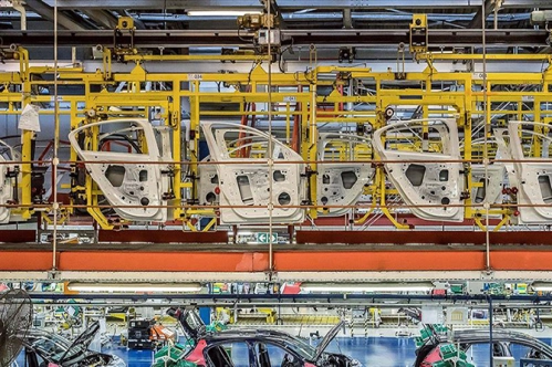 Otomotiv üretiminde çarklar yeniden dönmeye başlıyor Otomotiv üretiminde çarklar yeniden dönmeye başlıyor