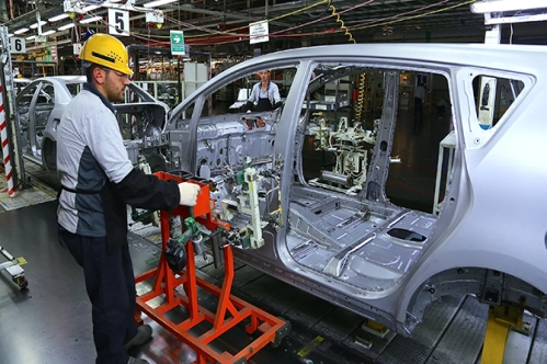 Otomotiv sanayicisi motoru soğutmadı Otomotiv sanayicisi motoru soğutmadı