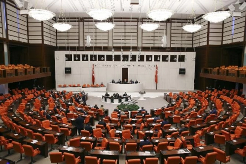 Ekonomiye ilişkin ‘torba teklif’ TBMM Genel Kurulu’nda yasalaştı Ekonomiye ilişkin ‘torba teklif’ TBMM Genel Kurulu’nda yasalaştı