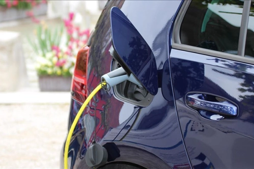 Yollar ‘elektriklenmeye’ devam ediyor Yollar ‘elektriklenmeye’ devam ediyor