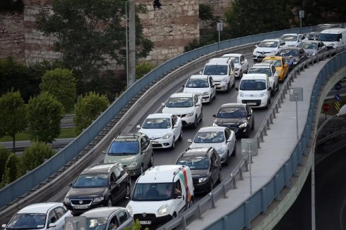 Trafiğe yedi ayda 526 bin 939 aracın kaydı yapıldı Trafiğe yedi ayda 526 bin 939 aracın kaydı yapıldı