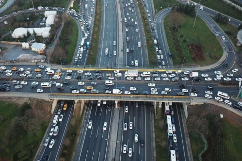 Trafiğe sekiz ayda 630 bin 811 aracın kaydı yapıldı Trafiğe sekiz ayda 630 bin 811 aracın kaydı yapıldı
