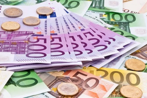 Euro Bölgesi ekonomisi son çeyrekte muhtemelen daraldı Euro Bölgesi ekonomisi son çeyrekte muhtemelen daraldı
