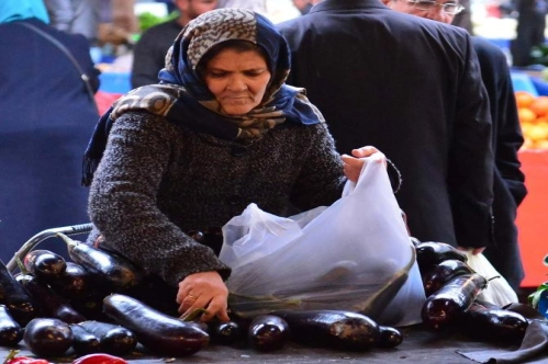 Aralıkta fiyatı en fazla artan ürün patlıcan, en çok düşen ise portakal oldu Aralıkta fiyatı en fazla artan ürün patlıcan, en çok düşen ise portakal oldu