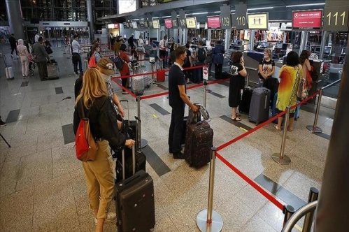 Havayolu sektörünün zararında 2022'de keskin bir düşüş bekleniyor Havayolu sektörünün zararında 2022'de keskin bir düşüş bekleniyor