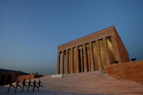 Rasattepe'nin 68 yıllık ev sahibi: Anıtkabir Rasattepe'nin 68 yıllık ev sahibi: Anıtkabir