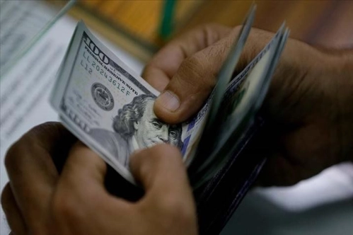 Döviz alım satımında 100 doların altındaki işlemlerde kimlik ibrazı zorunluluğu kaldırıldı Döviz alım satımında 100 doların altındaki işlemlerde kimlik ibrazı zorunluluğu kaldırıldı