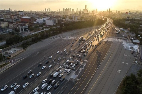 Trafiğe 10 ayda 1 milyon aracın kaydı yapıldı Trafiğe 10 ayda 1 milyon aracın kaydı yapıldı