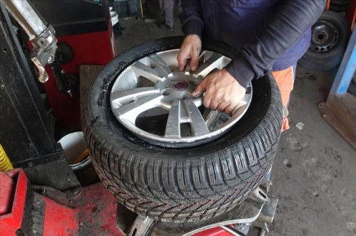 Kış lastiği değiştirme ücreti 80 liradan başlıyor Kış lastiği değiştirme ücreti 80 liradan başlıyor