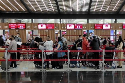 Türkiye'de 10 ayda hava yolunu kullanan yolcu sayısı 107 milyonu geçti Türkiye'de 10 ayda hava yolunu kullanan yolcu sayısı 107 milyonu geçti