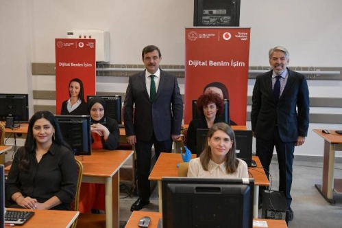 Dijital okuryazarlık 1 yılda kazandırdı Dijital okuryazarlık 1 yılda kazandırdı