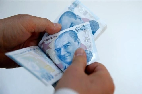 Türk-İş 4 kişilik ailenin açlık sınırını 2 bin 736, yoksulluk sınırını 8 bin 912 lira olarak hesapladı Türk-İş 4 kişilik ailenin açlık sınırını 2 bin 736, yoksulluk sınırını 8 bin 912 lira olarak hesapladı