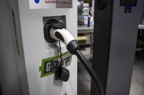 Tam kapanma döneminde elektrikli ve hibrit araçlar için şarj uyarısı Tam kapanma döneminde elektrikli ve hibrit araçlar için şarj uyarısı