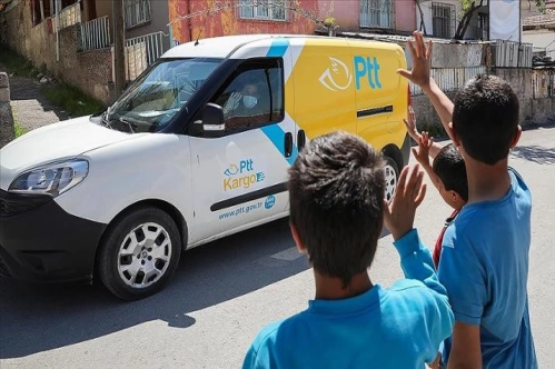 PTT aracılığıyla evde sosyal yardım ödemesi uygulaması vatandaşları memnun etti PTT aracılığıyla evde sosyal yardım ödemesi uygulaması vatandaşları memnun etti