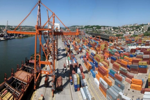 TL ile yapılan ihracat 5 ayda 25.5 milyar liraya ulaştı TL ile yapılan ihracat 5 ayda 25.5 milyar liraya ulaştı