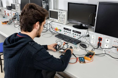 Geleceğin mühendisleri bu laboratuvarlarda Geleceğin mühendisleri bu laboratuvarlarda