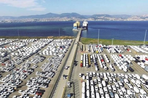 Otomotiv endüstrisi ağustosta 2,4 milyar dolarlık ihracat yaptı Otomotiv endüstrisi ağustosta 2,4 milyar dolarlık ihracat yaptı