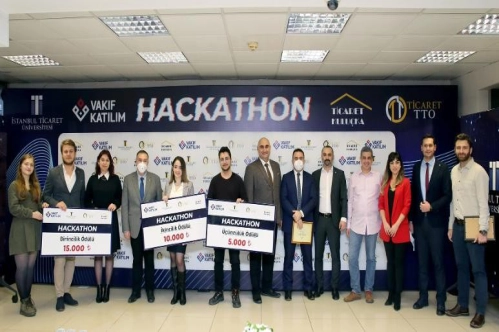 Hackathon ödülleri sahiplerini buldu Hackathon ödülleri sahiplerini buldu