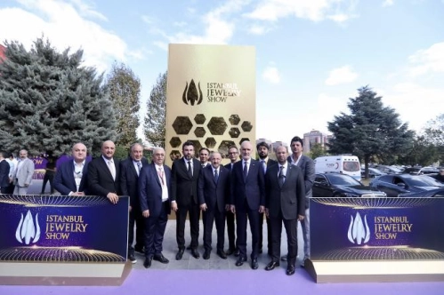 Mücevherler vitrine çıktı Mücevherler vitrine çıktı