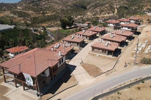 Sosyal konutta ilk kazmanın vurulmasıyla 250 alt sektörde hareketlilik bekleniyor Sosyal konutta ilk kazmanın vurulmasıyla 250 alt sektörde hareketlilik bekleniyor