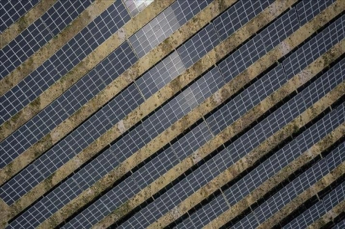 Yenilenebilir enerji kaynakları, fosil yakıtlardan elektrik üretimindeki artışı durdurdu Yenilenebilir enerji kaynakları, fosil yakıtlardan elektrik üretimindeki artışı durdurdu