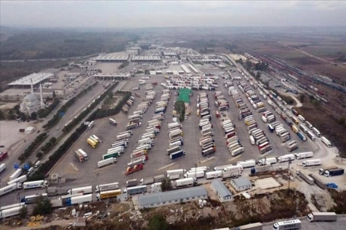 İhracattaki rekor kara kapılarından geçen araç sayılarına da yansıdı İhracattaki rekor kara kapılarından geçen araç sayılarına da yansıdı