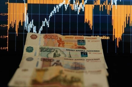 Rus rublesinde değer kaybı yüzde 20'yi aştı Rus rublesinde değer kaybı yüzde 20'yi aştı