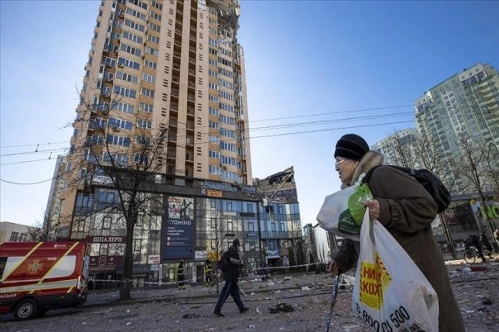 Ukrayna'ya saldıran Rusya'ya Batı'nın cevabı 'ekonomi' olmaya devam ediyor Ukrayna'ya saldıran Rusya'ya Batı'nın cevabı 'ekonomi' olmaya devam ediyor
