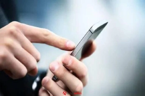 Ukrayna'daki Türk vatandaşlarının cep telefonu faturaları ertelendi Ukrayna'daki Türk vatandaşlarının cep telefonu faturaları ertelendi