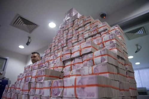 Bankacılık sektörünün aktifleri şubatta 9,5 trilyon lira oldu Bankacılık sektörünün aktifleri şubatta 9,5 trilyon lira oldu