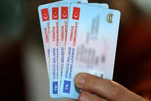 Ehliyet özellikli kimlik kartı sahibi sayısı 3 milyon 31 bin 930'a yükseldi Ehliyet özellikli kimlik kartı sahibi sayısı 3 milyon 31 bin 930'a yükseldi